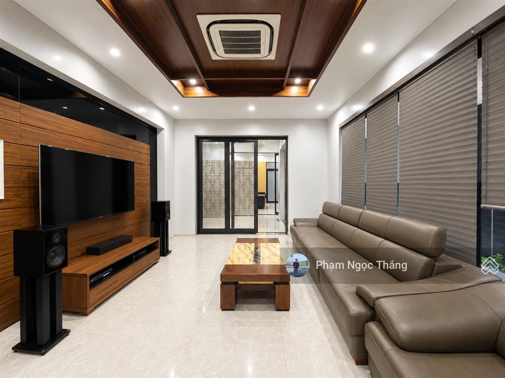 Bán biệt thự lê hồng phong 230m2 ngang 10,5m giá chỉ 19,9 tỷ có thương lượng