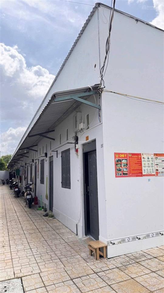 Do ở xa không quản lý được chủ bán dãy trọ đang cho thuê kín gần kcn phước đông