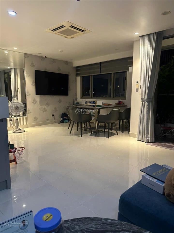 Hiếm có khó tìm căn hộ tầng cao 98m² phú mỹ hưng  tặng sẵn ô đậu xe định danh