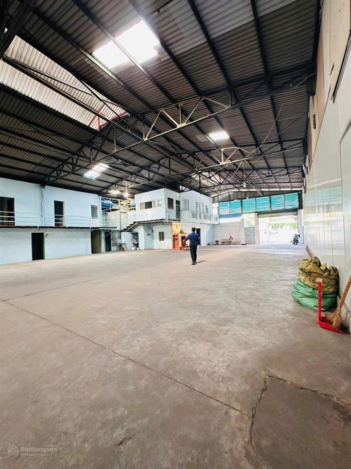 Cho thuê xưởng 1000m2 có gác lửng văn phòng đg ao đôi đ.3fa đg xe cont vô đc giá 70tr/th tl