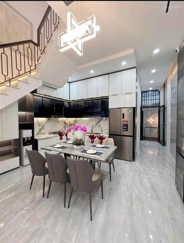Chính chủ ** bán gấp nhà 6x20 có 1 lầu giá 950 triệu. đường trần đại nghĩa, gần vòng xoay an lạc
