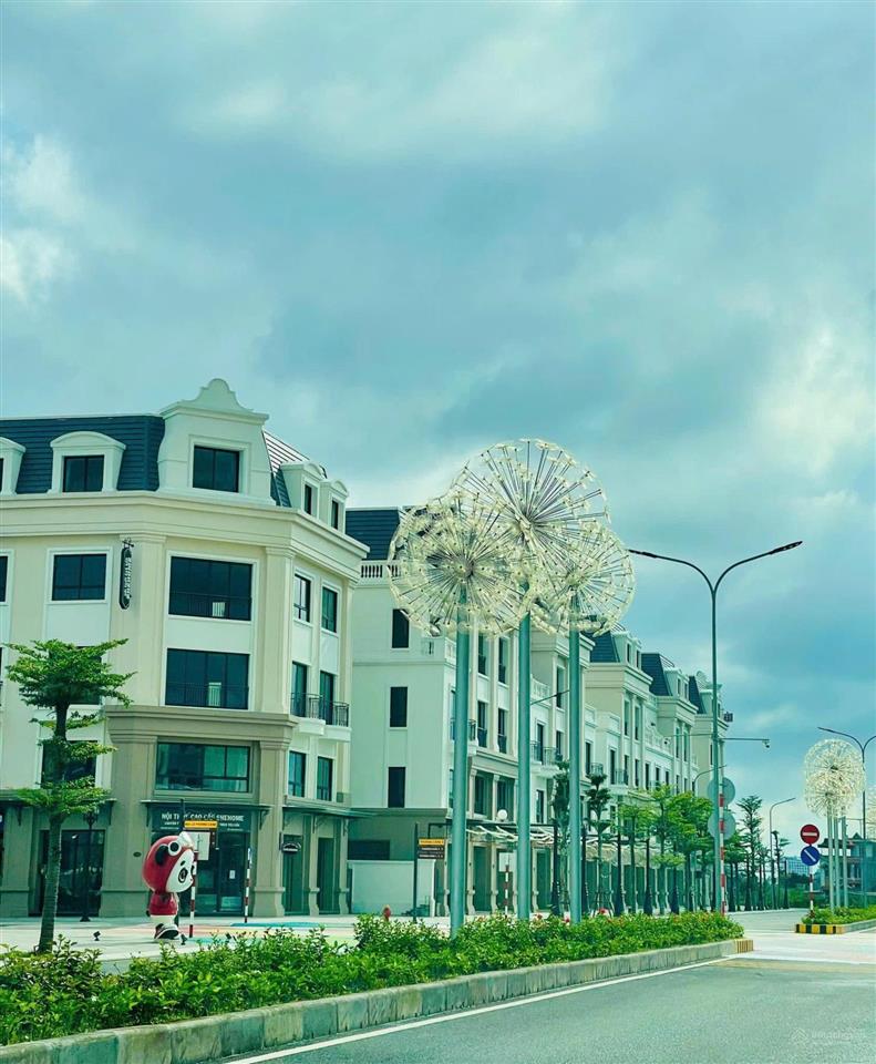 Bán chuyển nhượng lại căn shophouse diện tích to thiết kế lồi trục tc1 đẹp nhất dự án vinhomes mc