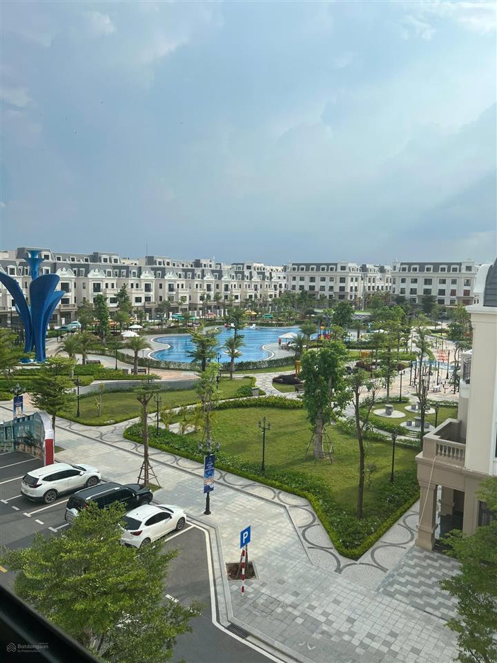 Bán chuyển nhượng lại căn shophouse diện tích to thiết kế lồi trục tc1 đẹp nhất dự án vinhomes mc