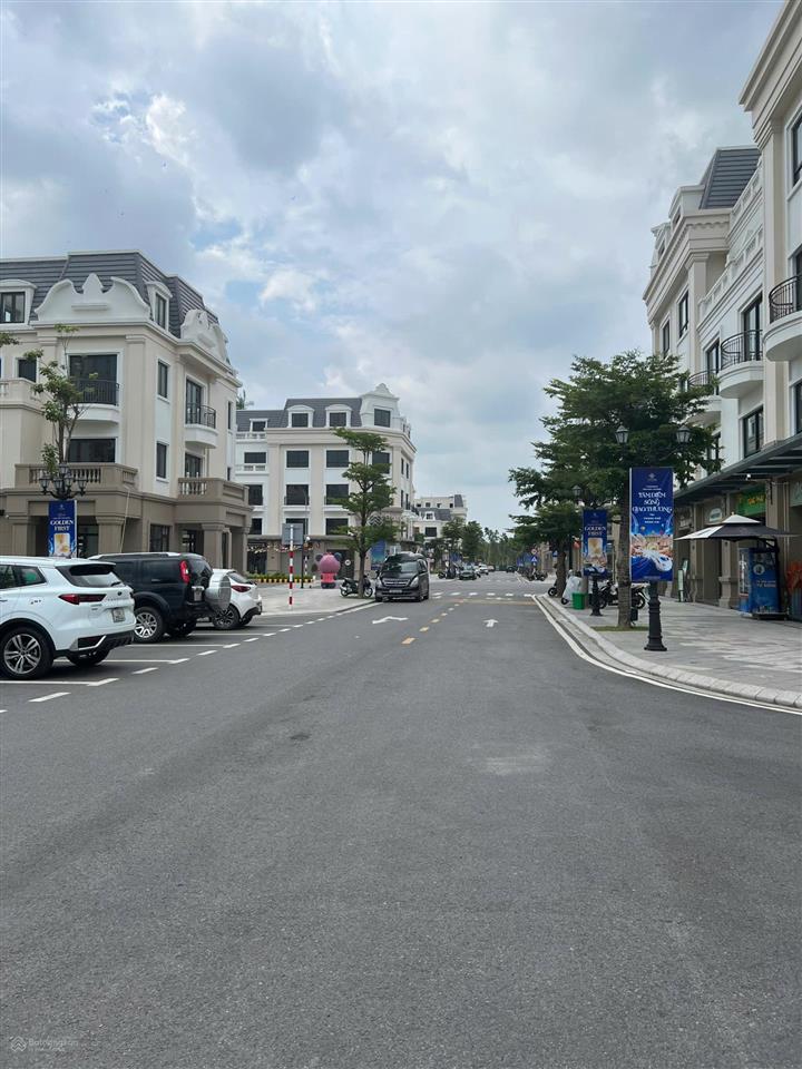 Bán chuyển nhượng lại căn shophouse diện tích to thiết kế lồi trục tc1 đẹp nhất dự án vinhomes mc