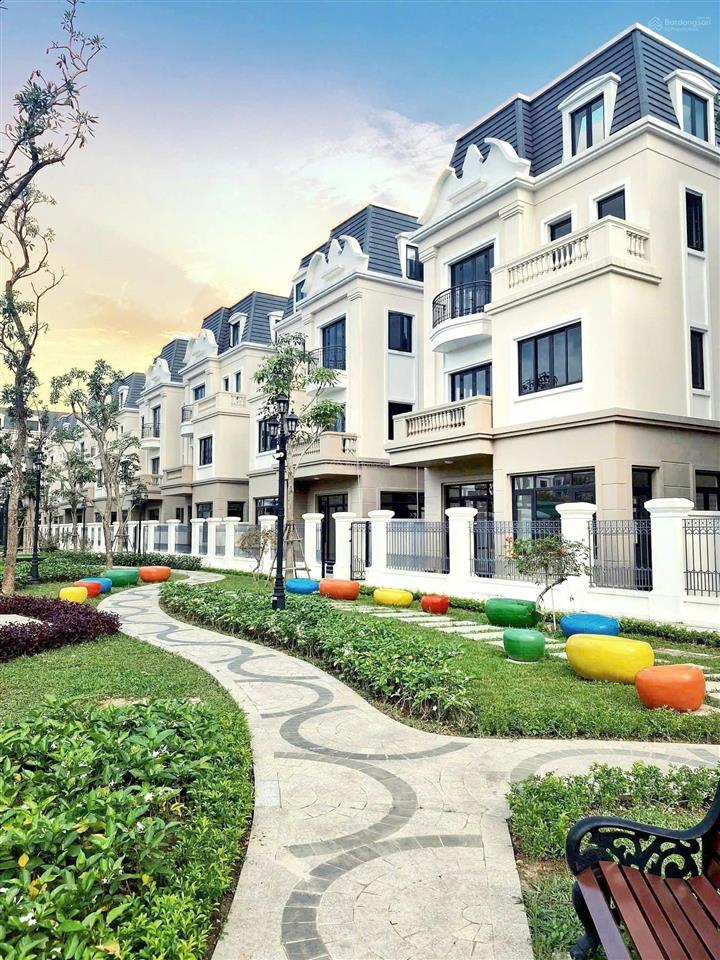 Bán chuyển nhượng lại căn shophouse diện tích to thiết kế lồi trục tc1 đẹp nhất dự án vinhomes mc