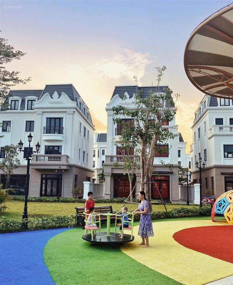 Bán chuyển nhượng lại căn shophouse diện tích to thiết kế lồi trục tc1 đẹp nhất dự án vinhomes mc