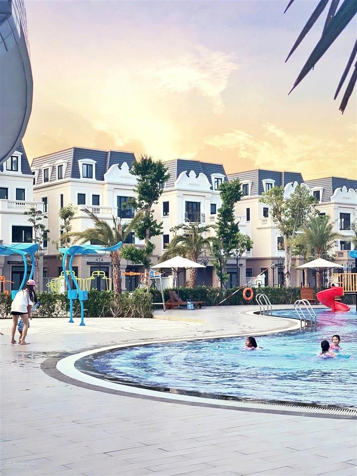 Bán chuyển nhượng lại căn shophouse diện tích to thiết kế lồi trục tc1 đẹp nhất dự án vinhomes mc