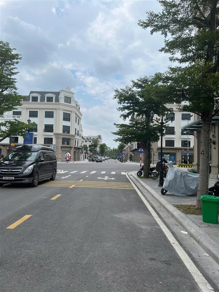 Bán chuyển nhượng lại căn shophouse diện tích to thiết kế lồi trục tc1 đẹp nhất dự án vinhomes mc