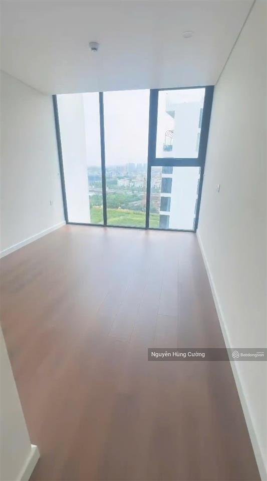 Cho thuê 2 pn nguyên bản sunshine green iconic long biên giá chỉ 12tr5  em cường 0976 044 ***