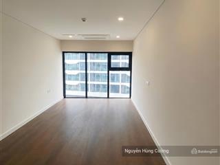Bán căn 3 phòng ngủ sunshine green iconic long biên 106m2 giá chỉ 11ty3  e cường 0976 044 ***