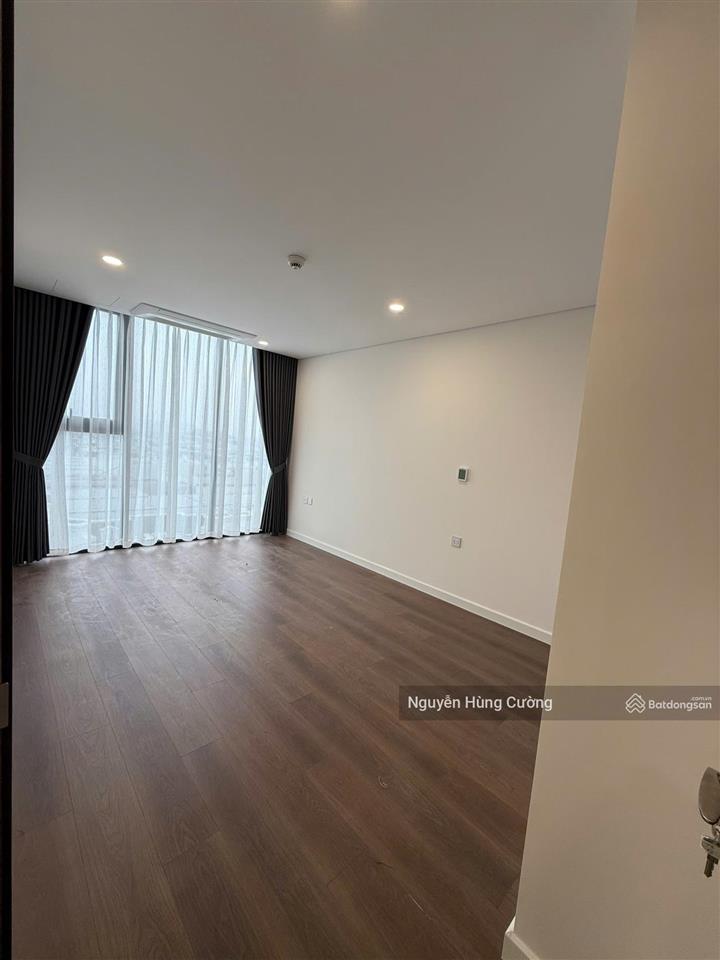 Cho thuê căn duplex full đồ sunshine green iconic long biên giá 26,5tr  e cường 0976 044 ***