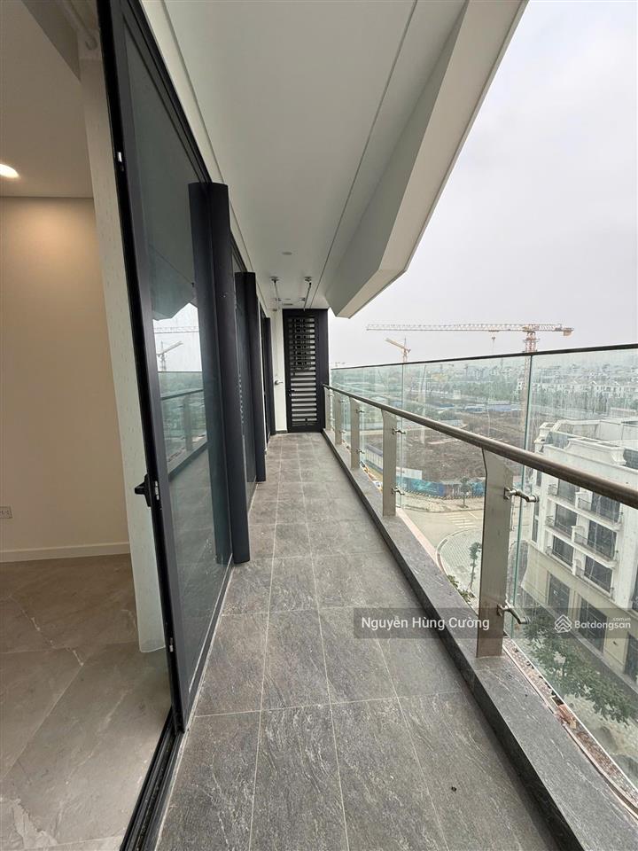 Cho thuê căn duplex full đồ sunshine green iconic long biên giá 26,5tr  e cường 0976 044 ***