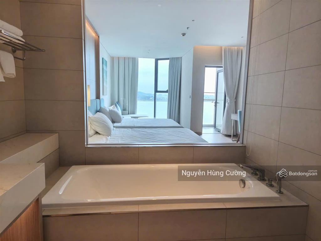 Chính chủ bán căn hộ alacarte view biển hạ long b.1402 giá 3 tỷ  e cường 0976 044 ***