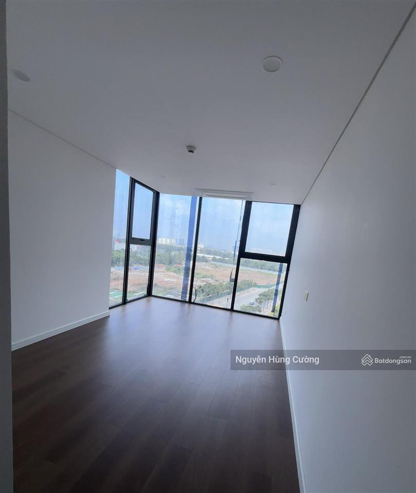 Cho thuê căn hộ duplex 2 tầng sunshine green iconic long biên giá chỉ 18tr  em cường 0976 044 ***