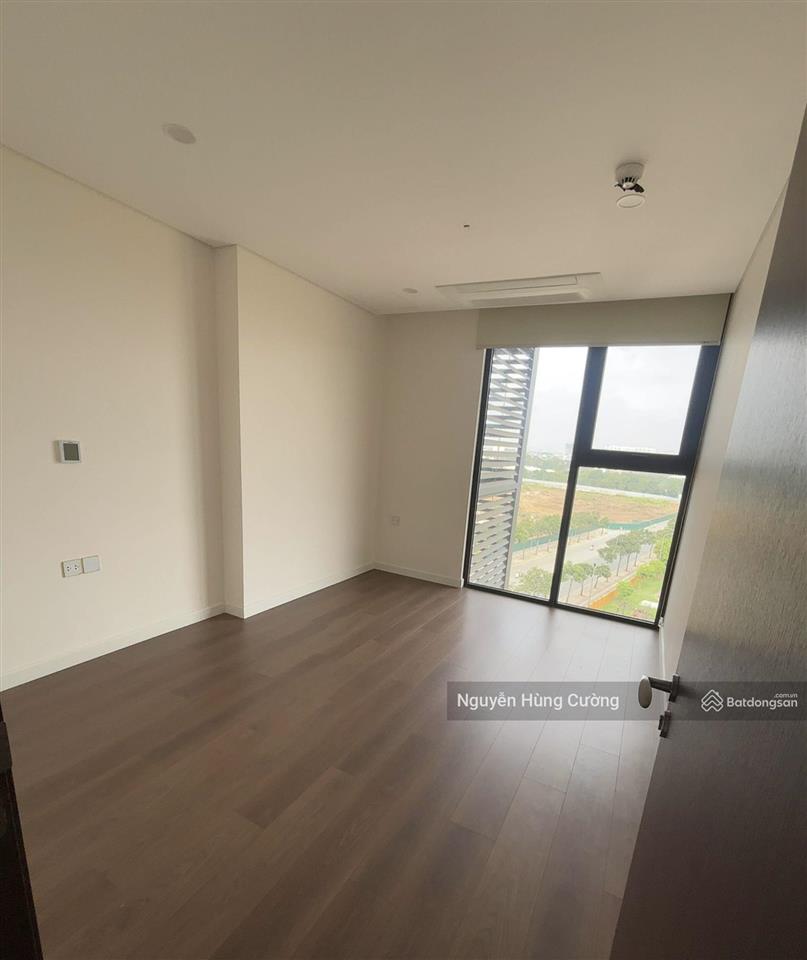 Cho thuê căn hộ duplex 2 tầng sunshine green iconic long biên giá chỉ 18tr  em cường 0976 044 ***