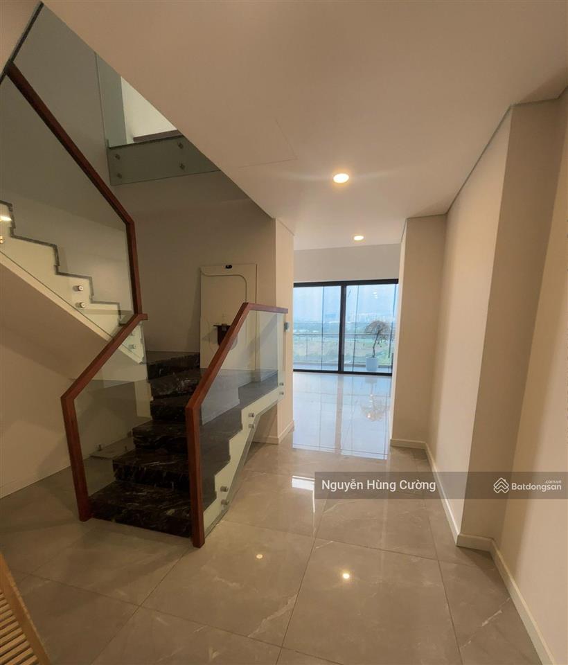 Cho thuê căn hộ duplex 2 tầng sunshine green iconic long biên giá chỉ 18tr  em cường 0976 044 ***
