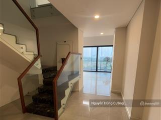 Cho thuê căn hộ duplex 2 tầng sunshine green iconic long biên giá chỉ 18tr  em cường 0976 044 ***
