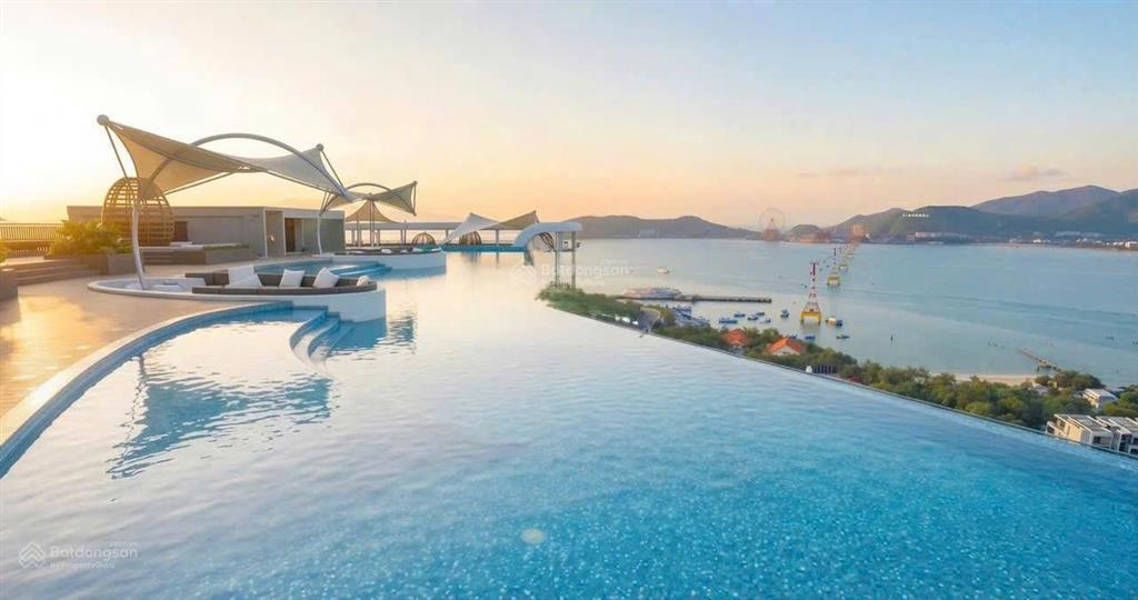 Căn mặt biển tầng cao giá tốt tại chung cư anh nguyễn nha trang