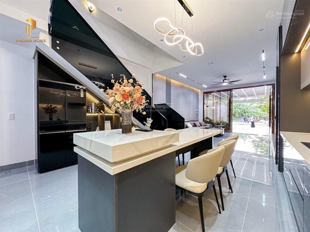 Nhà 3 tầng full nội thất cao cấp vew công viên hoà xuân đà nẵng