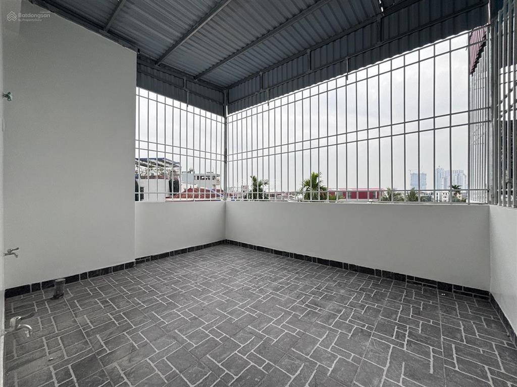 Mở bán 4 gian ( đã bán 2 ) nhà xây mới 4 tầng đường đà nẵng ngõ nông sân sau thoáng mát,47m2