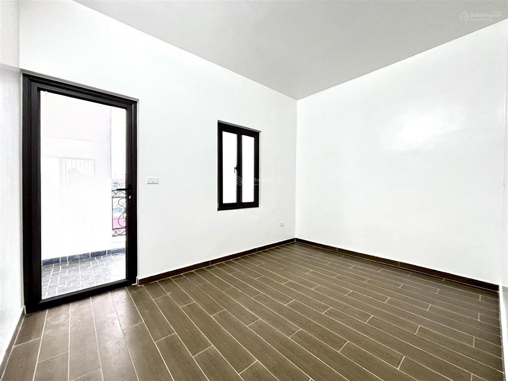 Mở bán 4 gian ( đã bán 2 ) nhà xây mới 4 tầng đường đà nẵng ngõ nông sân sau thoáng mát,47m2