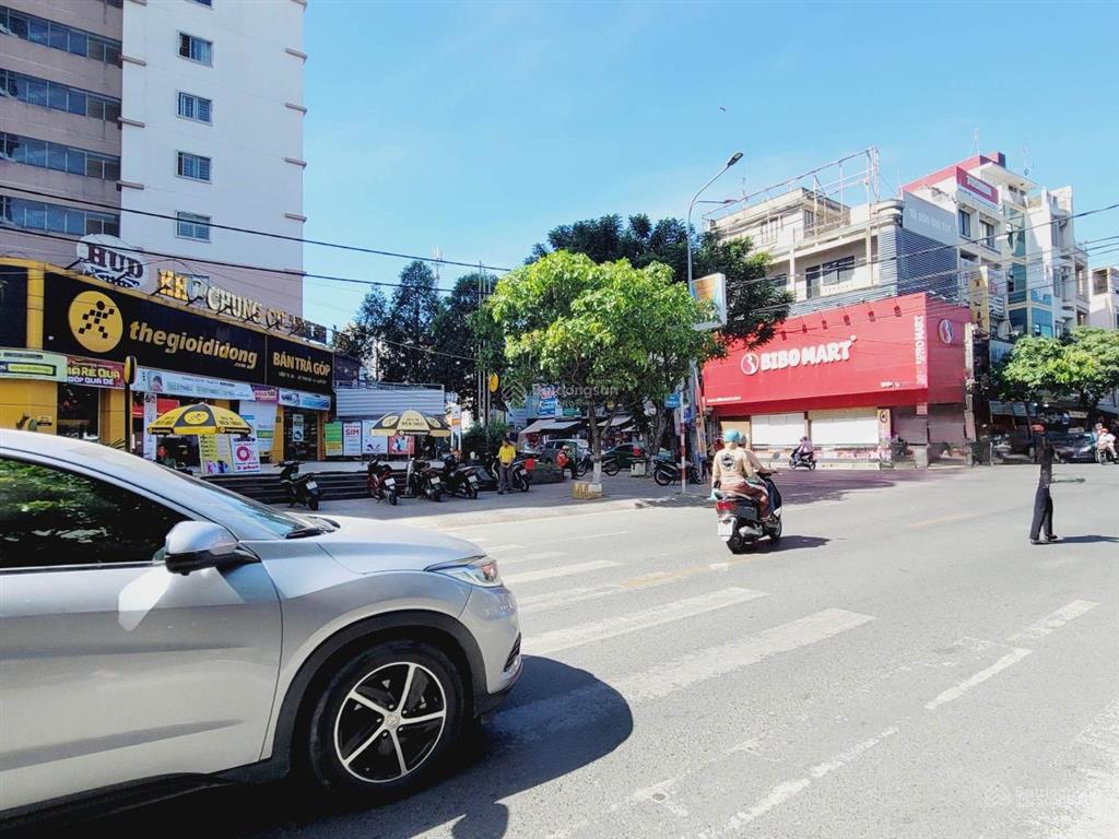 Bán nhà 3 lầu mặt tiền cách mạng tháng 8, gần nhà thiếu nhi, biên hòa, 66m2, giá 11 tỷ 500.