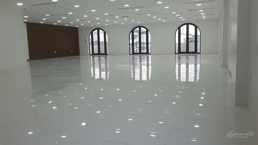 Cho thuê sàn văn phòng 240m2/tầng tại mặt đường hòa mã, hai bà trưng