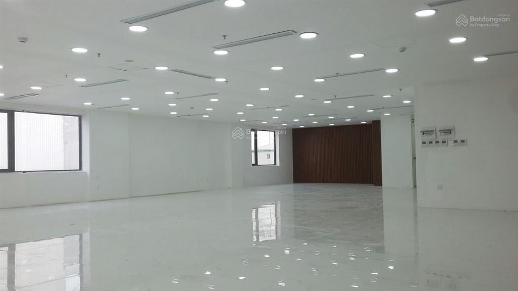 Cho thuê sàn văn phòng 240m2/tầng tại mặt đường hòa mã, hai bà trưng