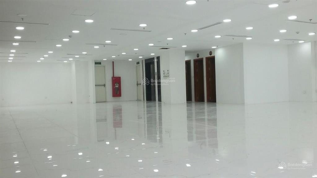Cho thuê sàn văn phòng 240m2/tầng tại mặt đường hòa mã, hai bà trưng