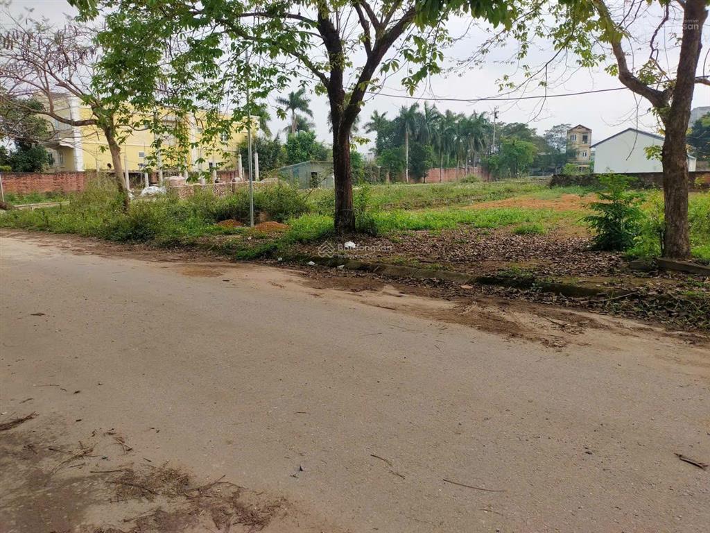 Bán đất 100m² full thổ cư thôn 6 phú cát  hoà lạc  hà nội