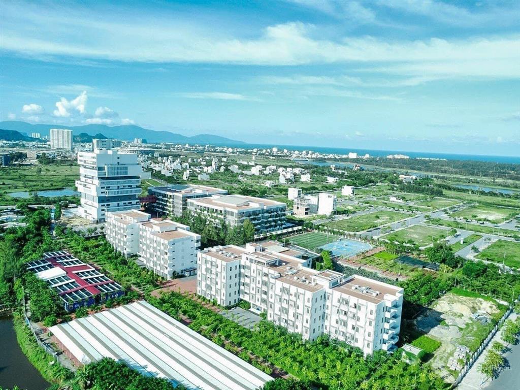 Bán đất tặng nhà đổ 1 mê mới, vị trí sát trường đại học fpt & đại học phan châu trinh.