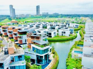 Bán lô 4 mặt tiền đường 33m & 27m. trung tâm khu biệt thự triệu đô, sát biển cocobay đà nẵng