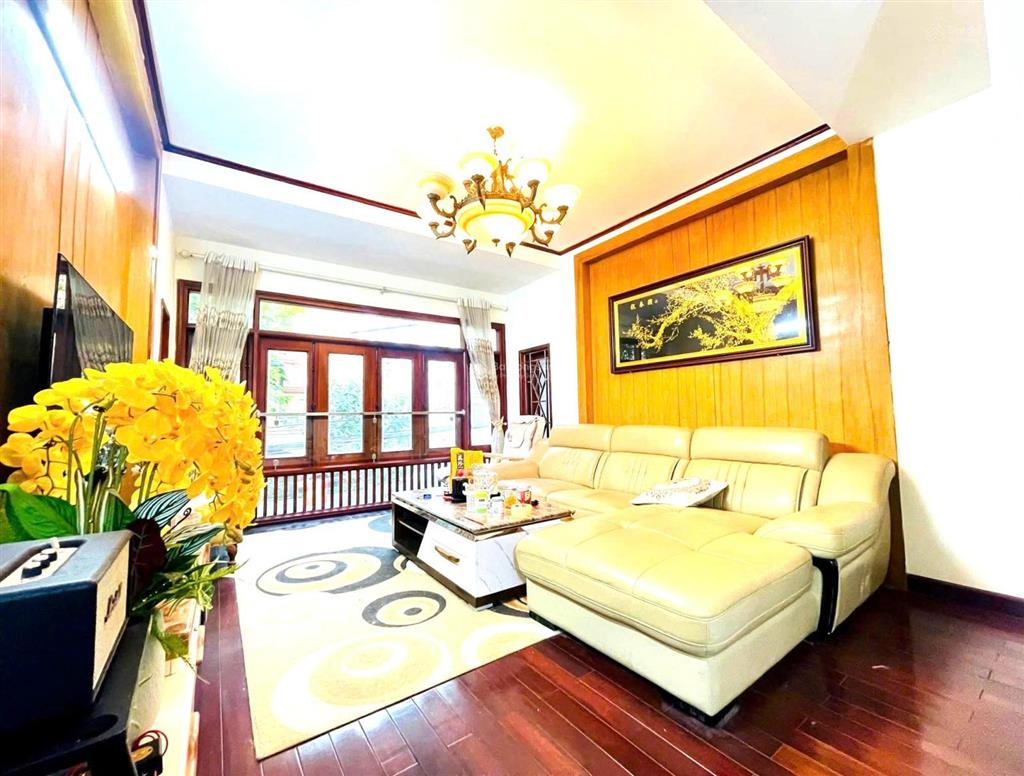 Bán nhà ngõ 175 lạc long quân, tây hồ 50 m2, 6 tầng, mặt tiền 4.2mét. ô tô qua nhà