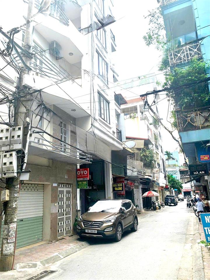 Cho thuê nhà lô góc, mai dịch, cầu giấy 79 m², 4 tầng, 5 phòng ngủ, 4 vs, đường 3 ô tô tránh