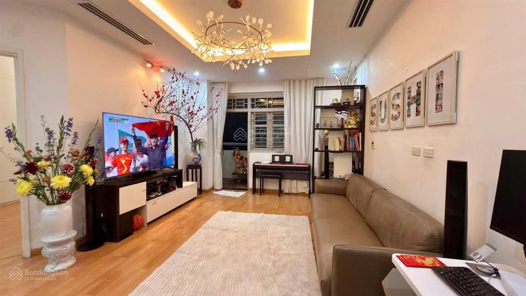 Cho thuê chung cư tòa oct5b kđt resco 70 m², 2 phòng ngủ 1 vs, 8 tr/tháng.