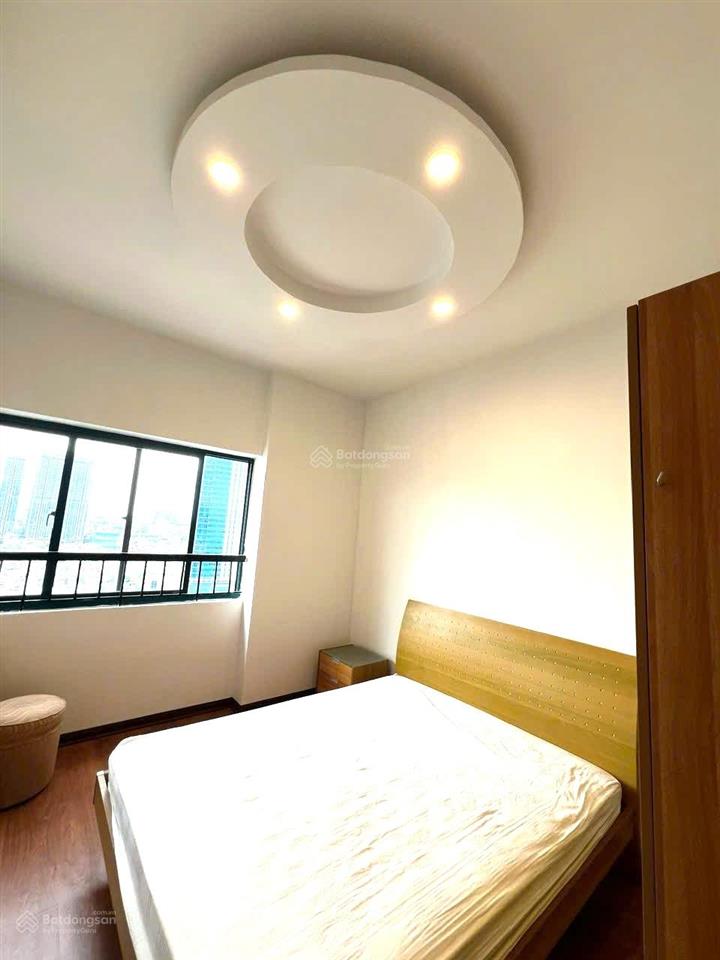 Cho thuê chung cư vườn xuân 71 nguyễn chí thanh, 132 m2, 3 phòng ngủ, 2 vs, full nội thất.