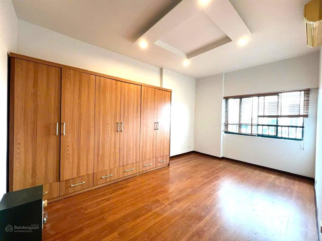 Cho thuê chung cư vườn xuân 71 nguyễn chí thanh, 132 m2, 3 phòng ngủ, 2 vs, full nội thất.