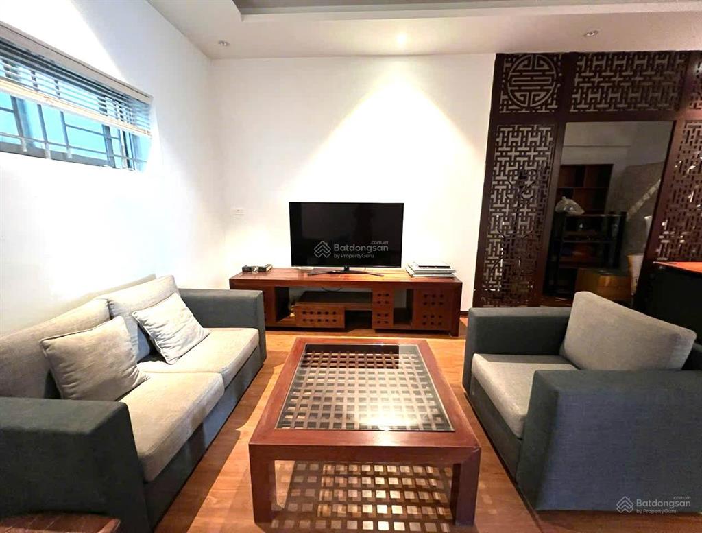 Cho thuê chung cư vườn xuân 71 nguyễn chí thanh, 132 m2, 3 phòng ngủ, 2 vs, full nội thất.