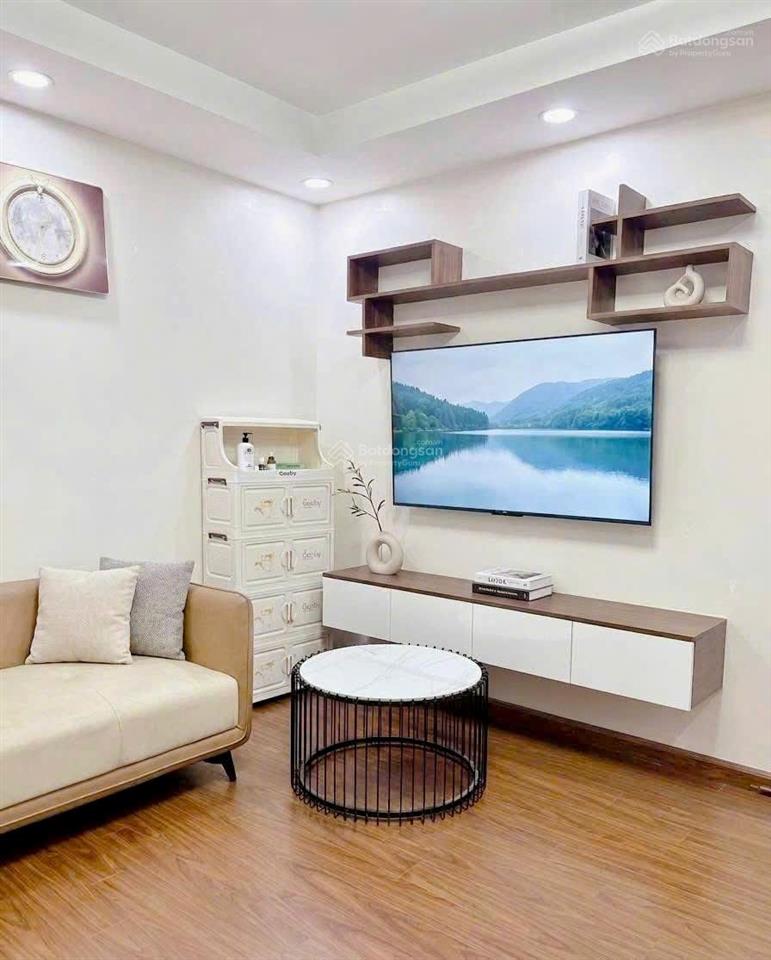 Cho thuê chung cư mhdi 60 hoàng quốc việt 73 m2, 2 phòng ngủ, 2vs, nhà nhiều lộc
