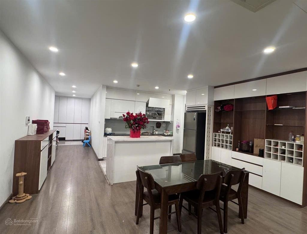 Cho thuê chung cư cao cấp flc twin tower 265 cầu giấy 121 m2, 3 phòng ngủ, 2 vs full nội thất