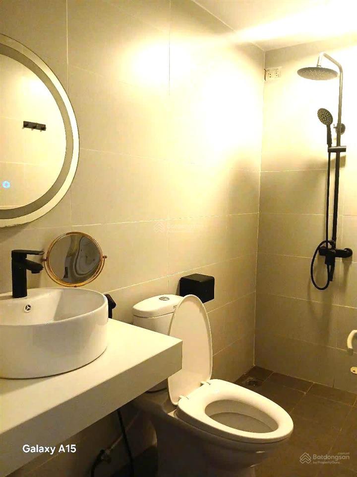 Cho thuê nhà ngõ 97 trịnh công sơn, tây hồ 70 m2, 3 tầng, 4 phòng ngủ, giáp hồ tây
