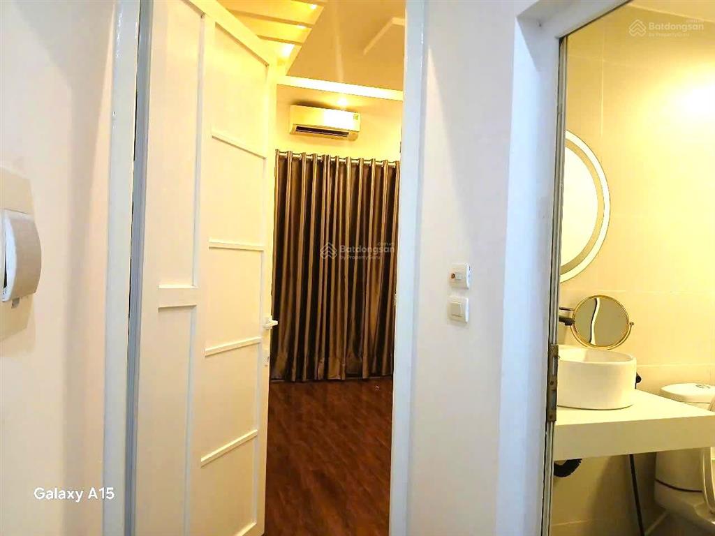 Cho thuê nhà ngõ 97 trịnh công sơn, tây hồ 70 m2, 3 tầng, 4 phòng ngủ, giáp hồ tây