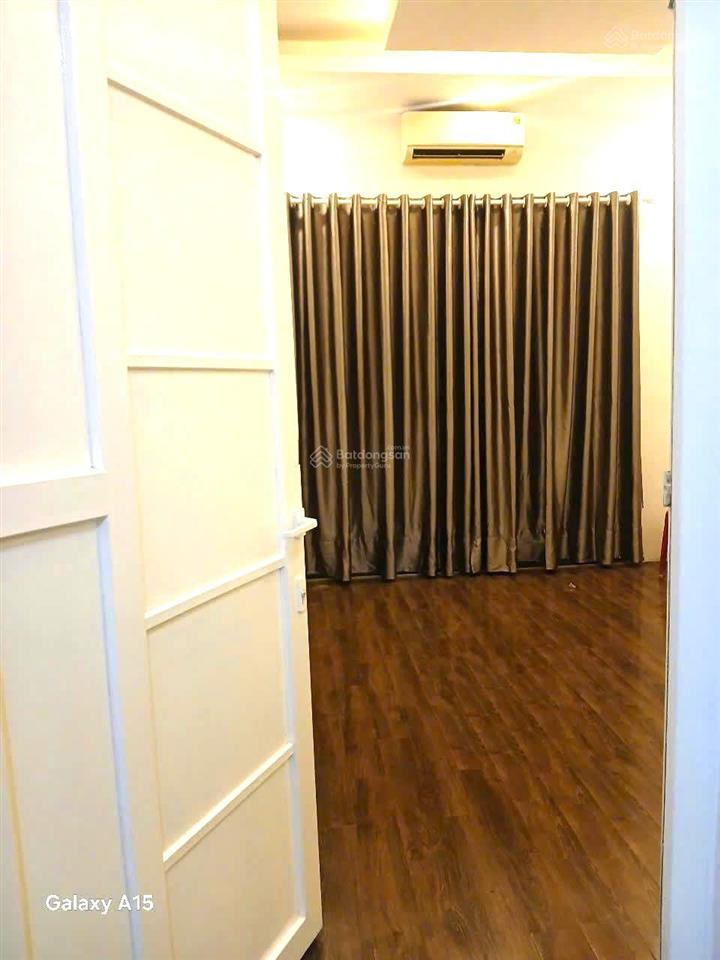 Cho thuê nhà ngõ 97 trịnh công sơn, tây hồ 70 m2, 3 tầng, 4 phòng ngủ, giáp hồ tây