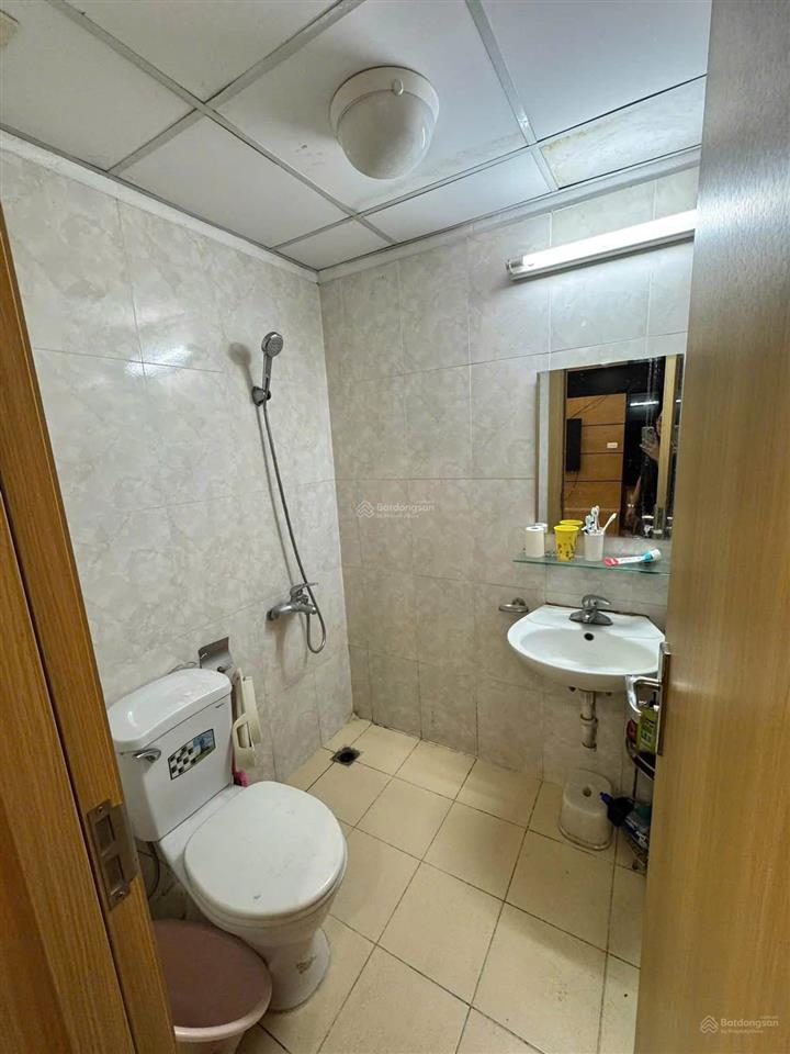 Bán căn chung cư an lạc 38 hoàng ngân 65 m2, 2 phòng ngủ 1 vs, full nội thất.