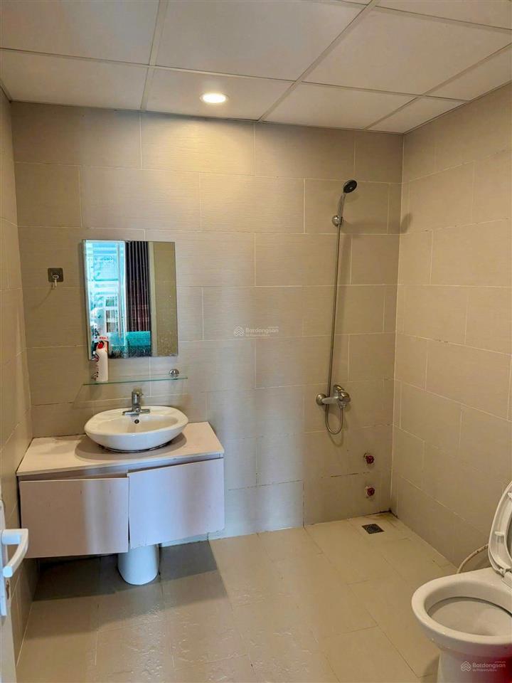 Cho thuê chung cư 43 lê văn lương 125 m2 3 phòng ngủ 2 vs, full nội thất.