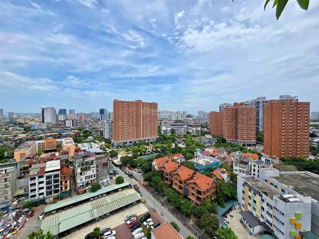 Bán căn hộ chung cư đông đô  hoàng quốc việt  95m  3 phòng ngủ, 2vs, giá rẻ.