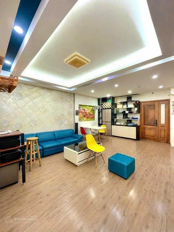Bán căn hộ chung cư đông đô  hoàng quốc việt  95m  3 phòng ngủ, 2vs, giá rẻ.
