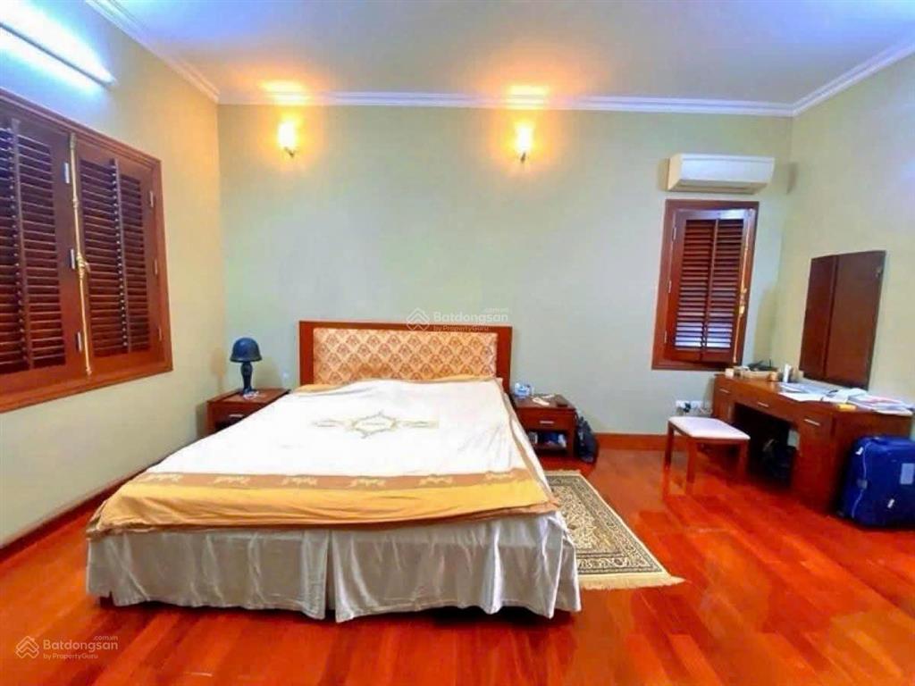 Biệt thự vip vườn đào  tây hồ  view vườn hoa  mt 13m  gara  nội thất gỗ cao cấp