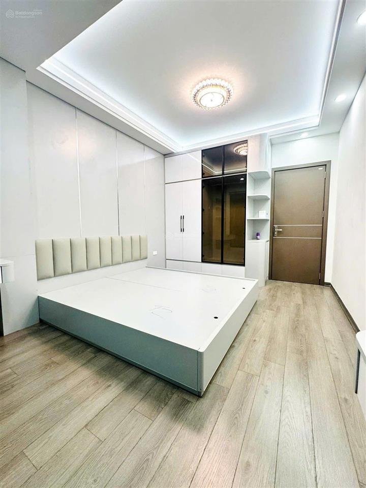 Bán nhà phố đường láng, đống đa, 5 tầng, thang máy ngõ ô tô giá hơn 13 tỷ