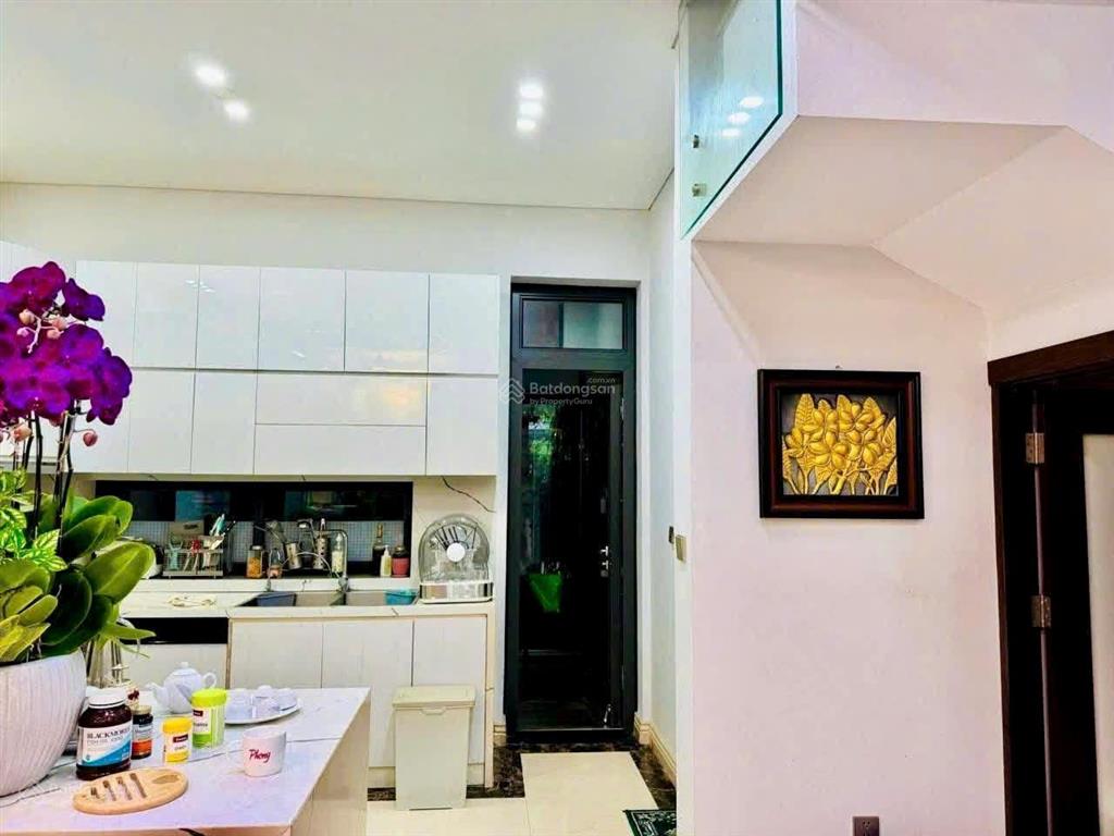 Bán biệt thự liền kề starlake kđt tây hồ tây  132m  4 tầng  thang máy  2 mặt đường to.